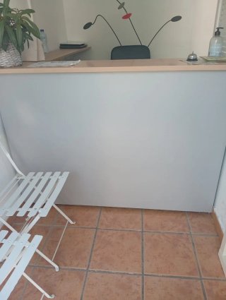 Muebles de academia: sillas, mesas, pizarras,...