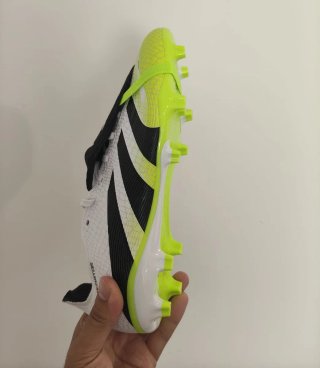 T44 2/3 Adidas Predator League FG/MG