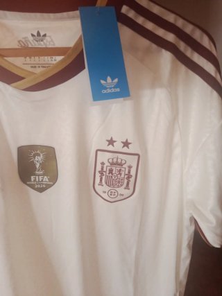 Camiseta Adidas España Talla L Sin parches mangas
