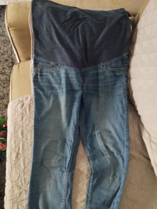 Premamá: vaquero y blusa blanca
