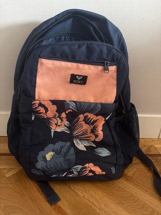 Mochila Roxy floral azul y rosa