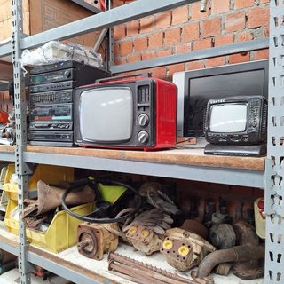 Lote TV y Radiocasetes Vintage Inter