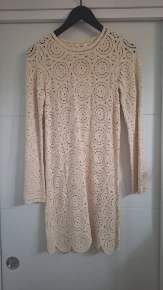 Vestido crochet beige sin estrenar con etiqueta.