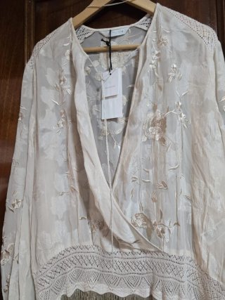 Blusa Zara bordada flecos beige S