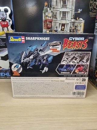 Revell Cyber Beasts Sharpknight 07853