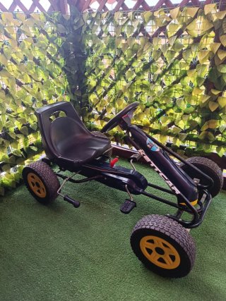 Kart a pedales negro