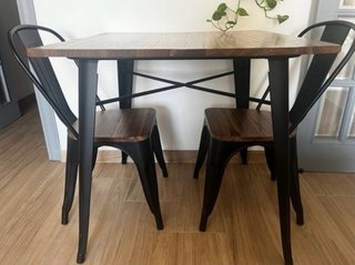 Mesa industrial madera y metal + 2 sillas