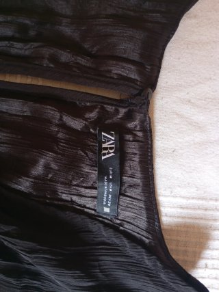 Mono negro plisado Zara