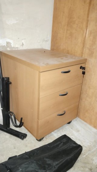 Cajonera de oficina con ruedas