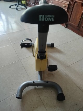 Bicicleta Estática Amarillo y Negro
