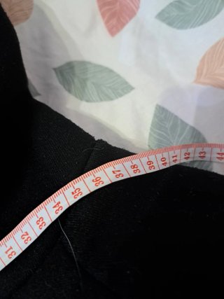 Sudadera con capucha negra