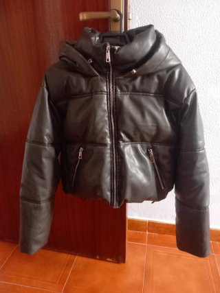 Cazadora efecto piel marrón talla S
