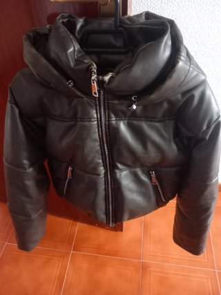 Cazadora efecto piel marrón talla S