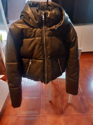 Cazadora efecto piel marrón talla S
