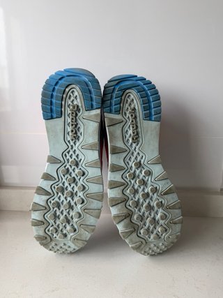 Zapatillas Reebok. Un solo uso.