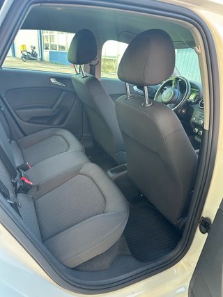 Audi A1 Sportback 1.6 TDI 90cv Attraction