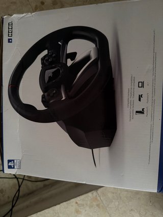 Volante HORI para PS4 y PC