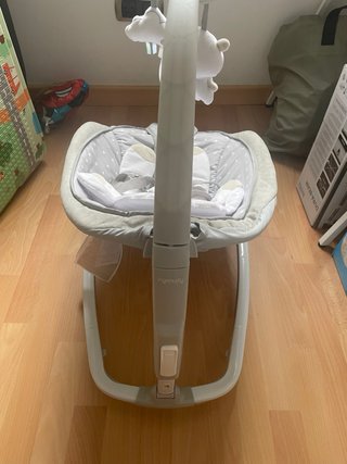 Hamaca para bebé con peluche de oveja
