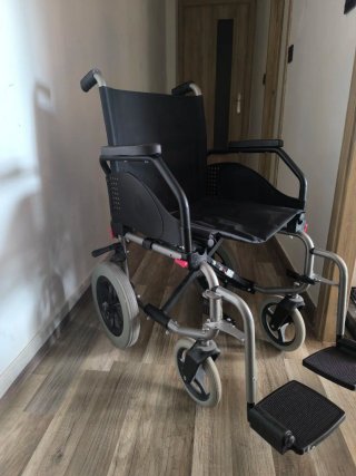Silla de ruedas plegable