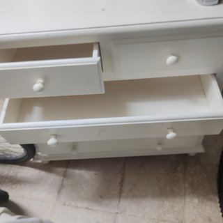 Cómoda y mueble alto de madera