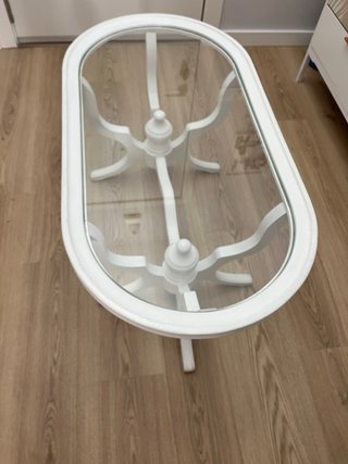 Mesa de centro ovalada con cristal