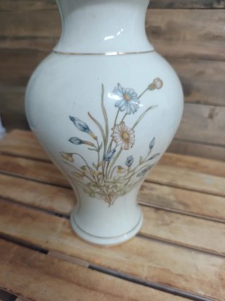 Jarrón Capeans Porcelana Blanco y Dorado