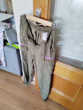 Pantalón cargo Desigual mujer verde militar