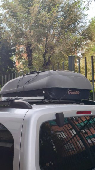 Cofre Techo 320L + Panel Solar 60W