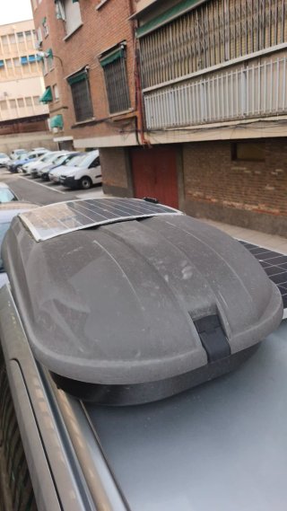 Cofre Techo 320L con Panel Solar 60W