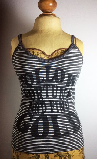 Camiseta Bershka rayas azul y blanco
