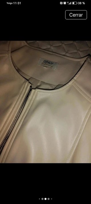 Cazadora polipiel beige
