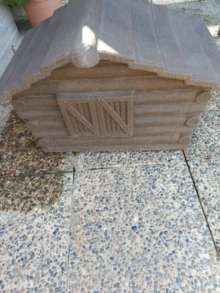 Caseta para perro estilo cabaña de resina fuerte