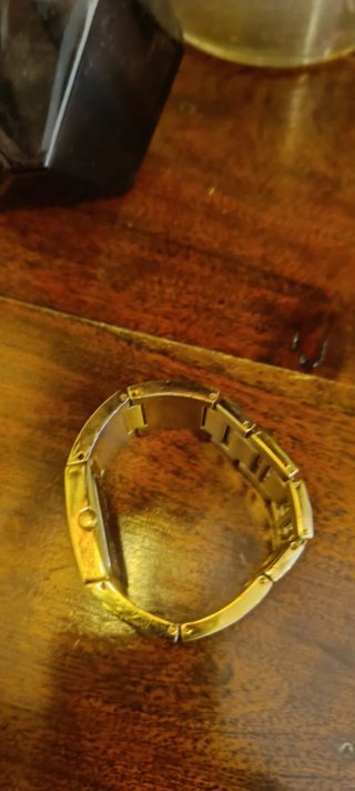 Reloj Guess Dorado con Cristales