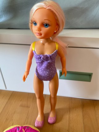 Muñeca Nancy Nadadora con Accesorios