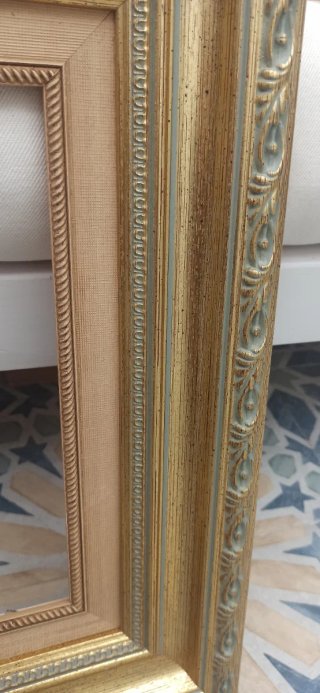Marcos de cuadro dorados en madera
