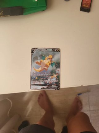 Carta Pokémon Dragonite V 192/203