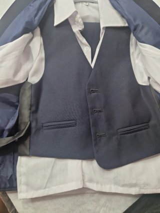Traje de niño azul TALLA 4 AÑOS