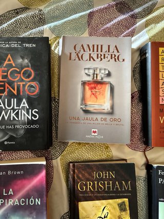 6 lotes de libros best seller impecables.