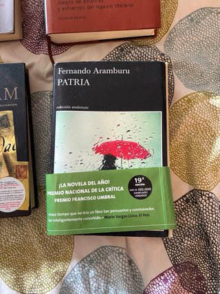 6 lotes de libros best seller impecables.