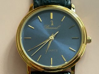 Reloj Bassel Dorado y Azul