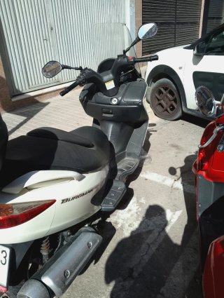 Bajada de precio Suzuki Burgman UH 125 2011 Blanca