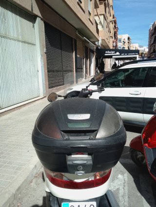 Bajada de precio Suzuki Burgman UH 125 2011 Blanca