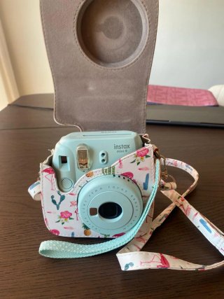 Fotocamera Fujifilm Instax Mini 9 con custodia