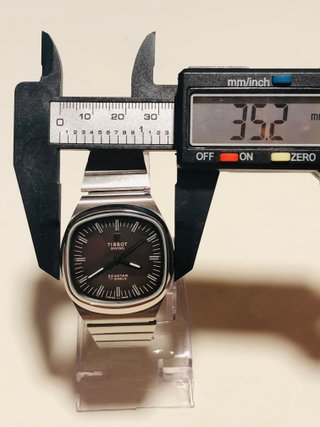 Reloj Tissot Seastar TV 70s Manual Violeta