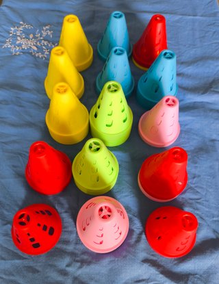 100 coni slalom per pattini, rugby, calcio, 5 colori