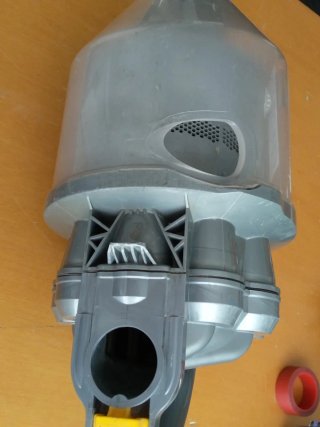 Cubo y Ciclón Dyson DC08