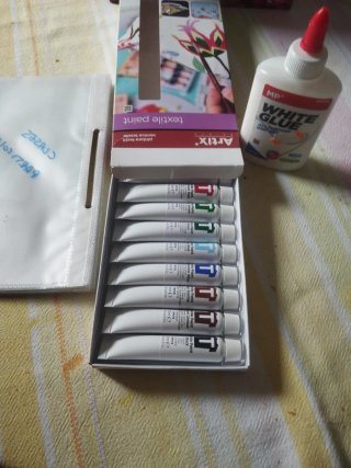 Lote Pintura Textil, Fundas y Cola Blanca