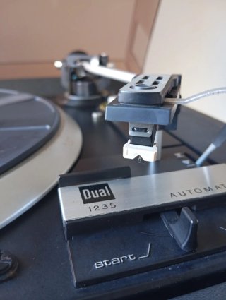 Tocadiscos Dual CS 1235