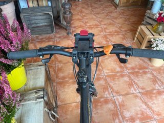 Bicicleta Kona Dew Negra con accesorios