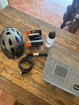Bicicleta Kona Dew Negra con accesorios
